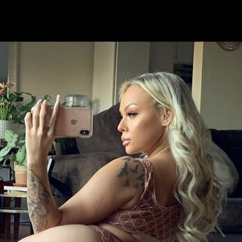 Krissy Mechelle Krissymechelle Scarlettkeezel94 Nude Leaks OnlyFans