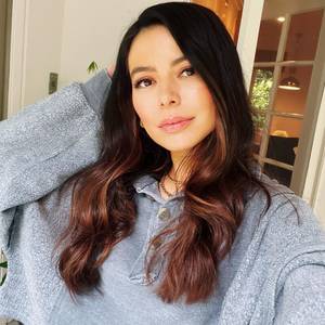 miranda-cosgrove_thefappeningblog.com_0013.jpg