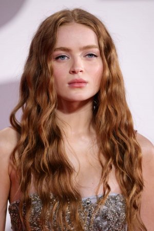 sadie-sink-at-the-whale-premiere-at-79th-venice-international-film-festival-09-04-2022-1.jpg