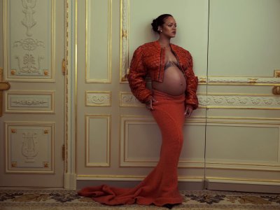 rihanna-pregnant-topless-nipples-vogue-photo-shoot-19eaafc2531791290.jpg