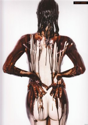 Heidi-Klum-nude+chocolate-496x700.jpg