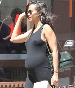 zoe-saldana-pregnant.jpg