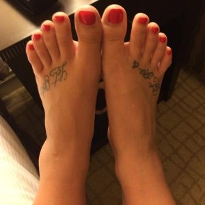 Demi-Lovato-Feet-1386629.jpg