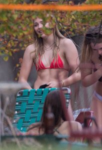 Chloe-Grace-Moretz-in-a-Bikini-13.jpg