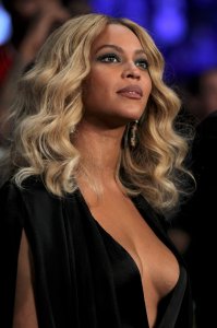 Beyonce-Braless-14.jpg