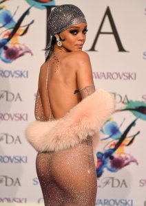 Rihanna_booty_03_1.jpg