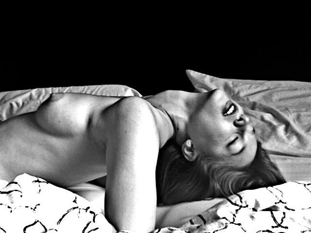Melissa-Benoist-Naked-021.jpg