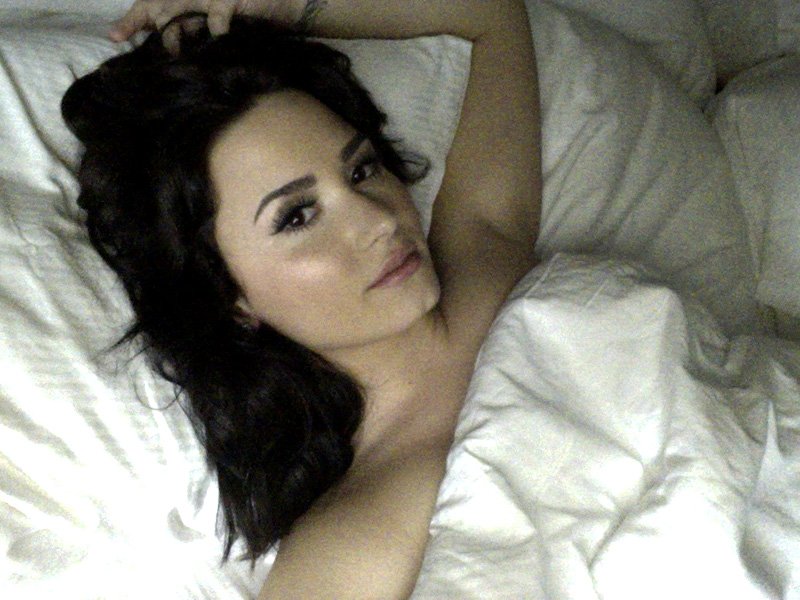 Nude photoshoot magazine leaked demi lovato Demi Lovato