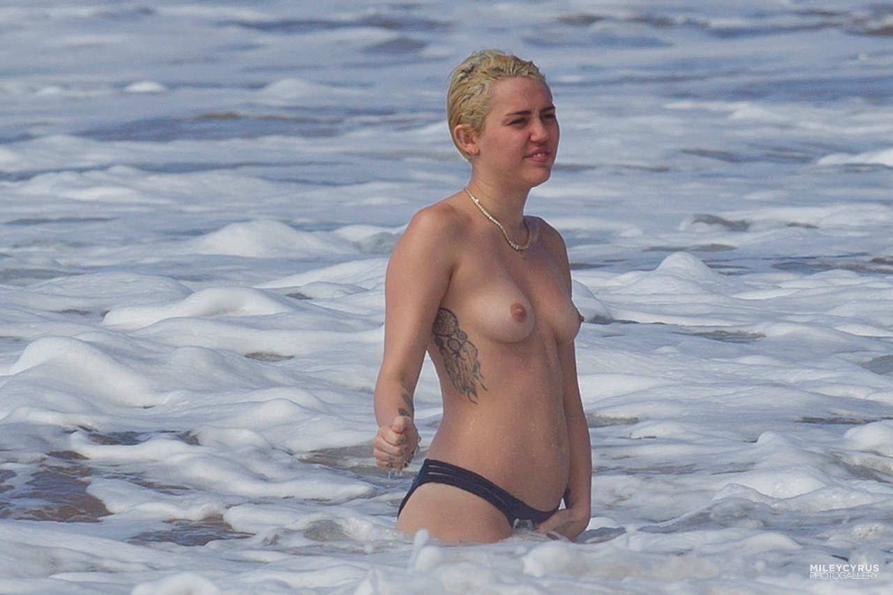 Miley Cyrus Naked Photos Thefappening