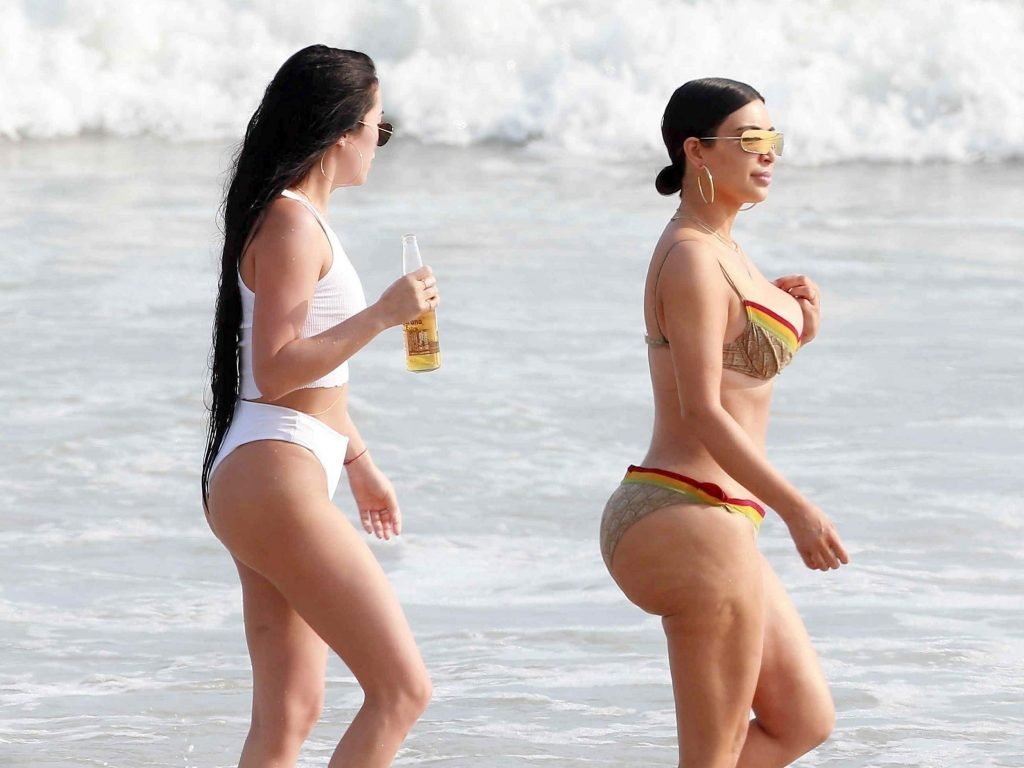 Kim Kardashian And Kourtney Kardashian Sexy 52 Photos Thefappening