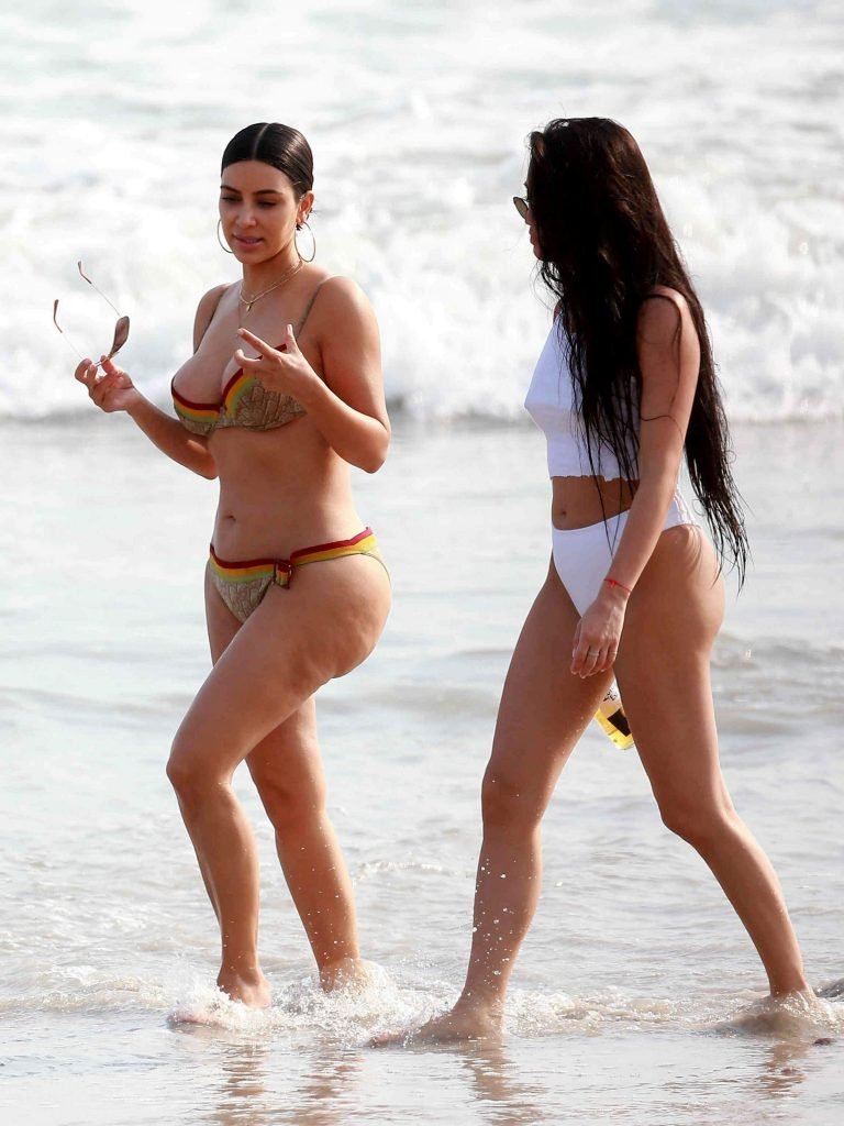 Kim Kardashian And Kourtney Kardashian Sexy 52 Photos Thefappening