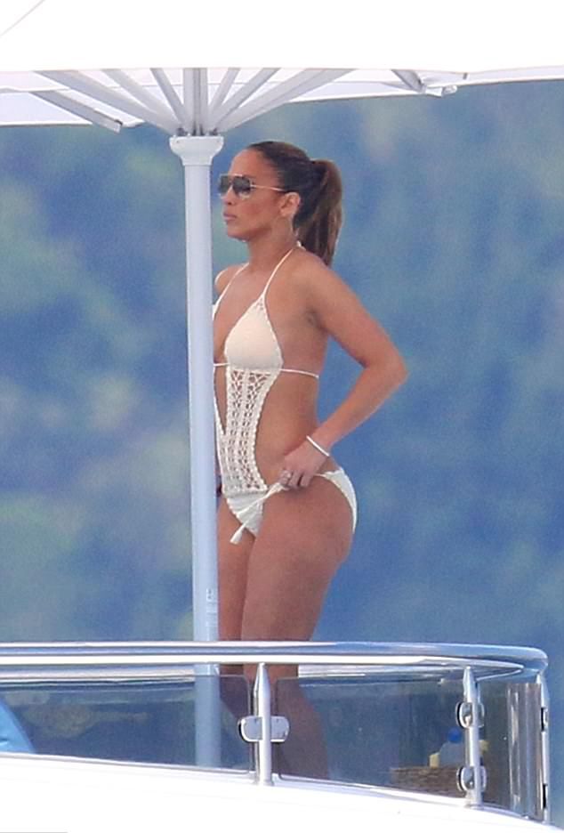 Sexy Jennifer Lopez Photos 104