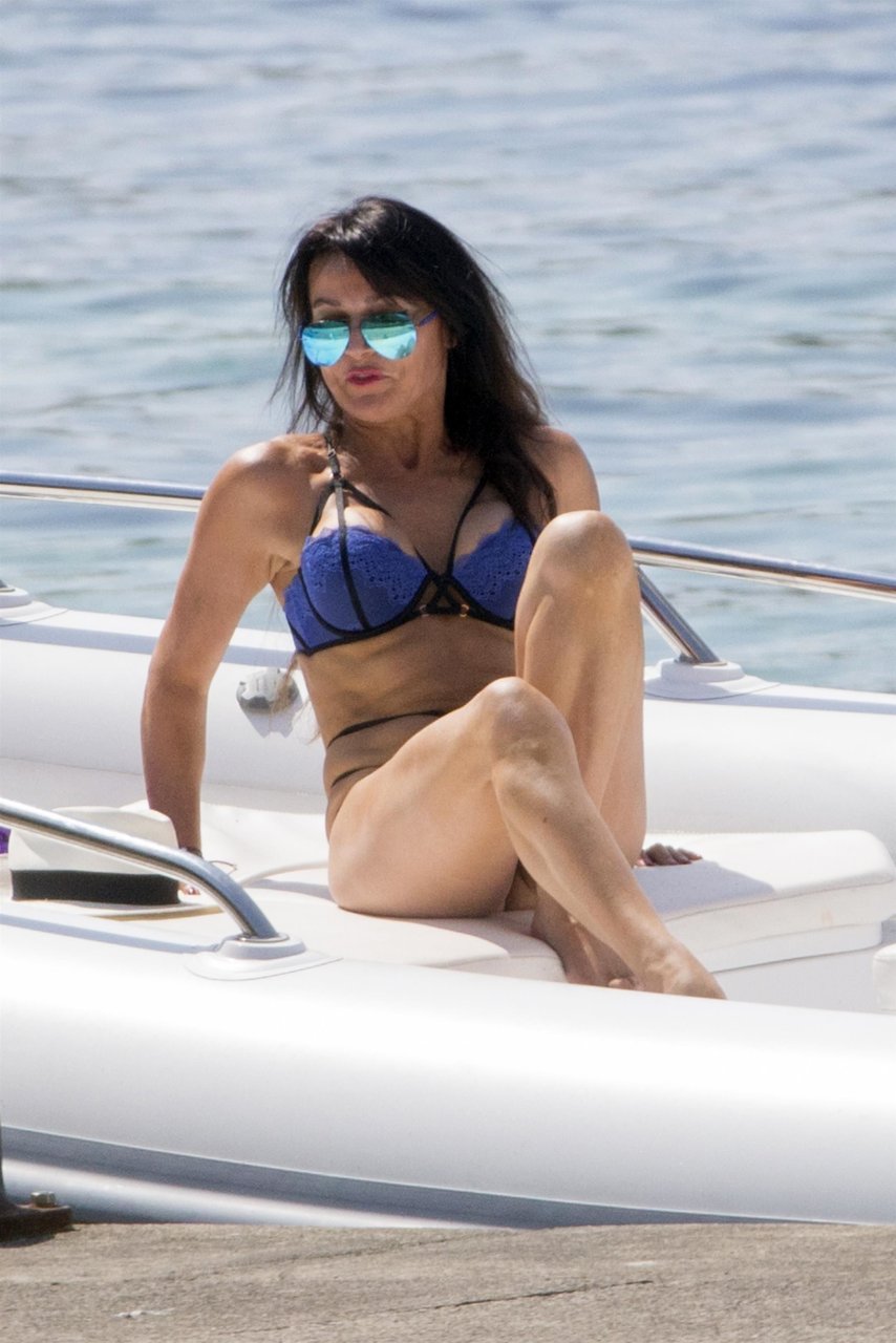 Lizzie Cundy Sexy 49 Photos Thefappening