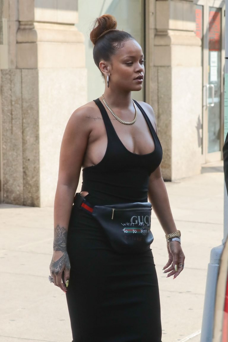 Rihanna New Nude Pictures 67