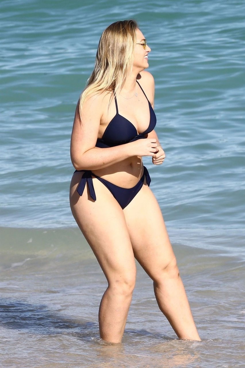 Iskra Lawrence Sexy 63 Photos Video Thefappening