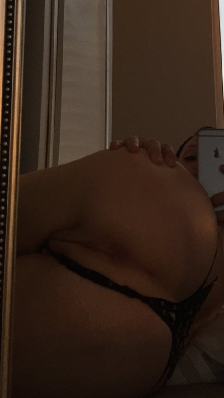 Rose Mcgowan Leaked The Fappening 8 Photos Thefappening
