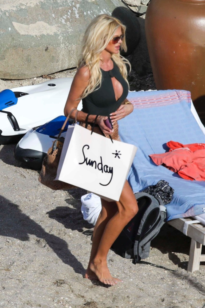 Victoria Silvstedt Nip Slip Photos TheFappening