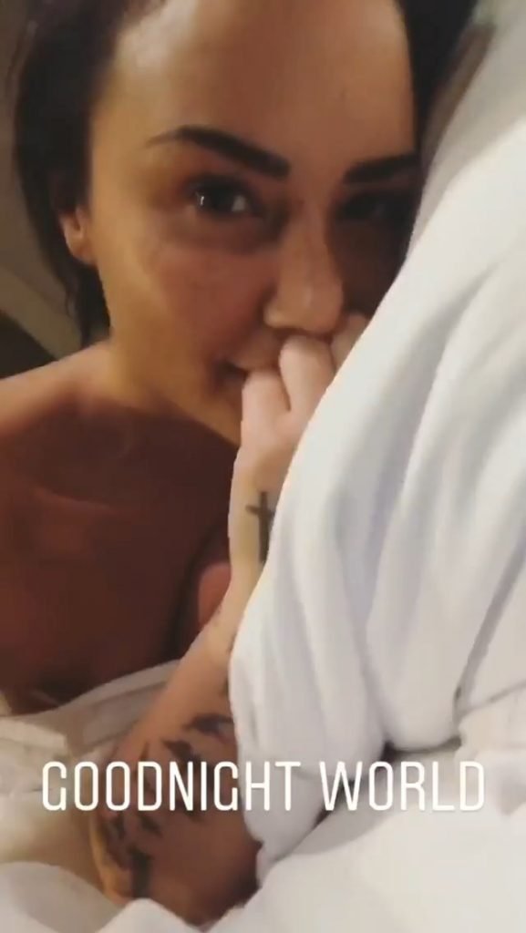 Demi Lovato Flashes A Nipple In Bed 4 Pics Thefappening 