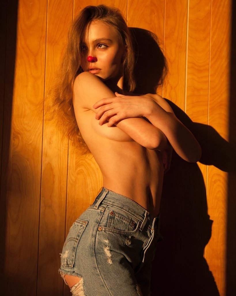 Lily Rose Depp Topless 2 Pics Thefappening