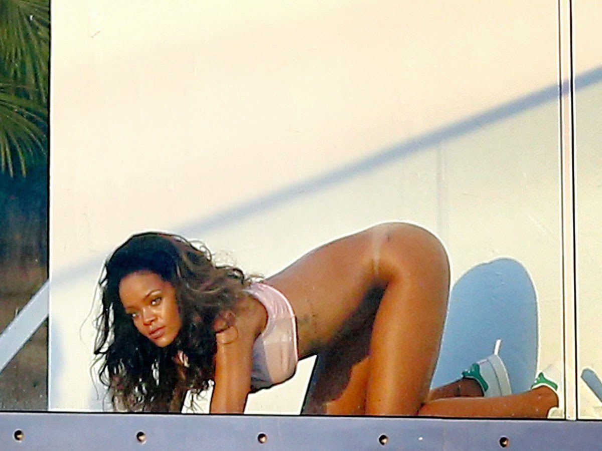 Photos rhianna nude Rihanna NUDE