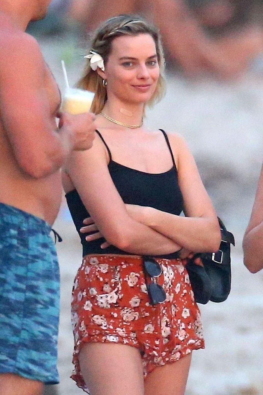 Margot Robbie Sexy 38 Photos Thefappening