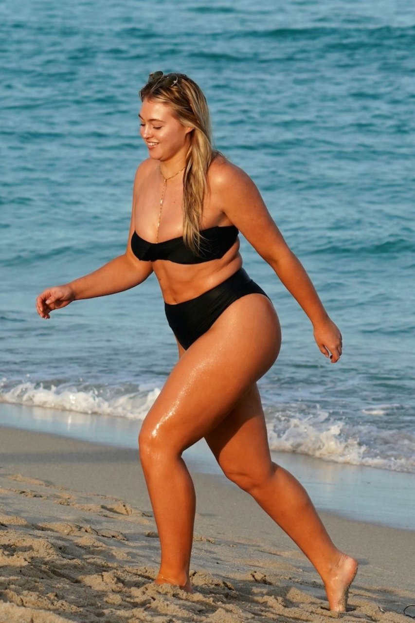 Iskra Lawrence Sexy 41 Photos Thefappening 