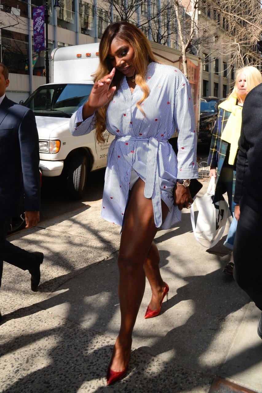 Serena Williams Shows Off A Very Short Slitted Dress  U2013 New