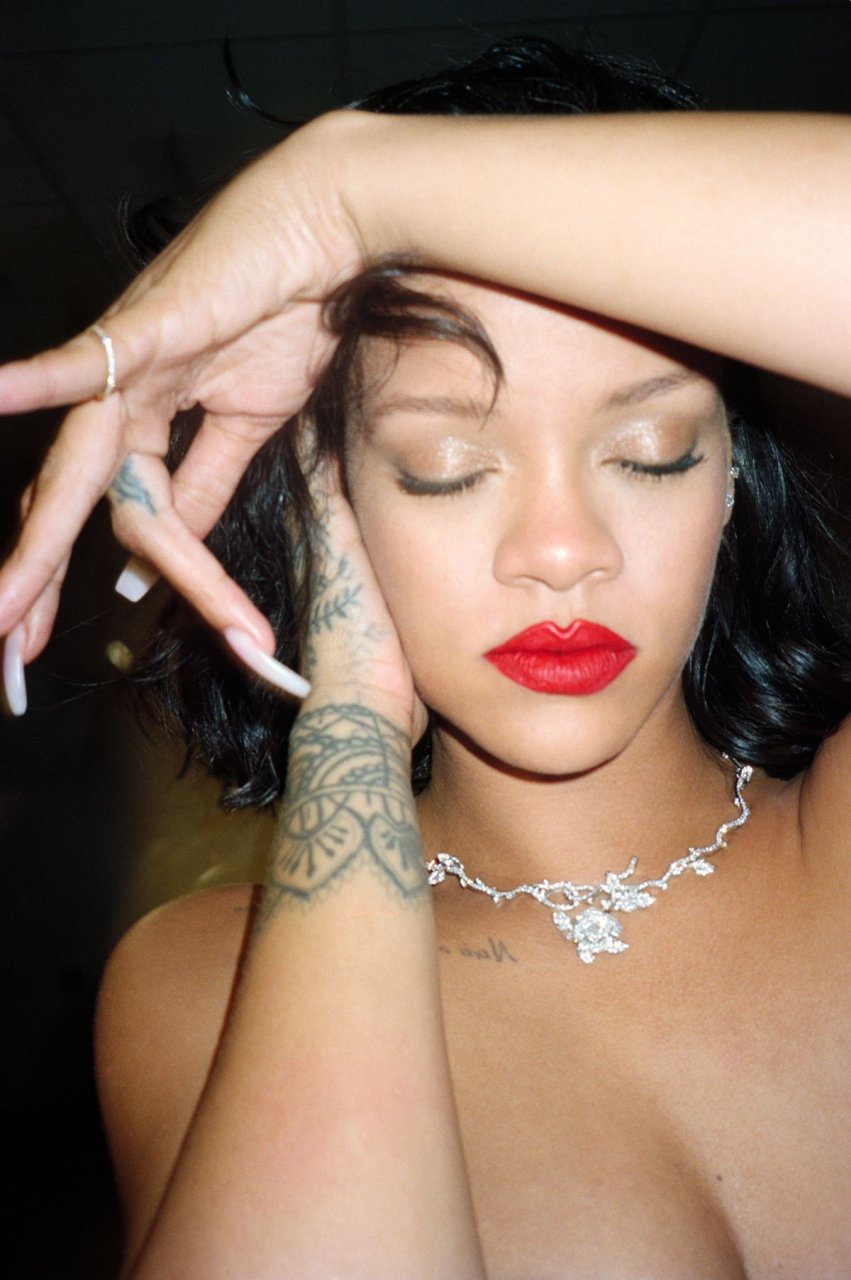Rihanna Sexy 12 New Photos Thefappening