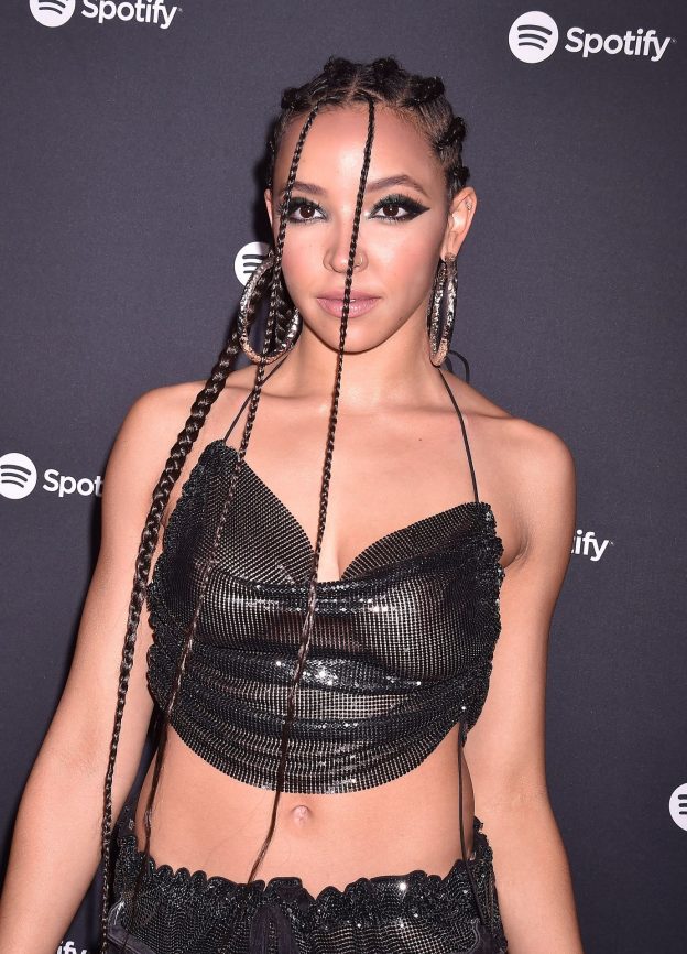 Tinashe Flaunts Her Tits At The Spotify Best New Artist Party