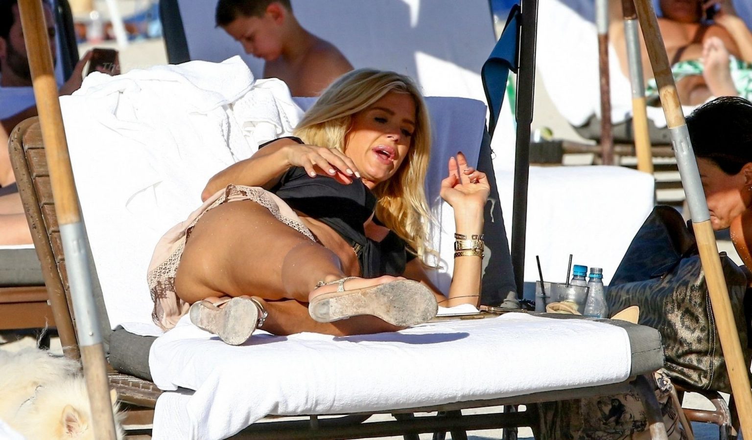 Victoria Silvstedt Bares Her Assets While Kicking Back With Friends In