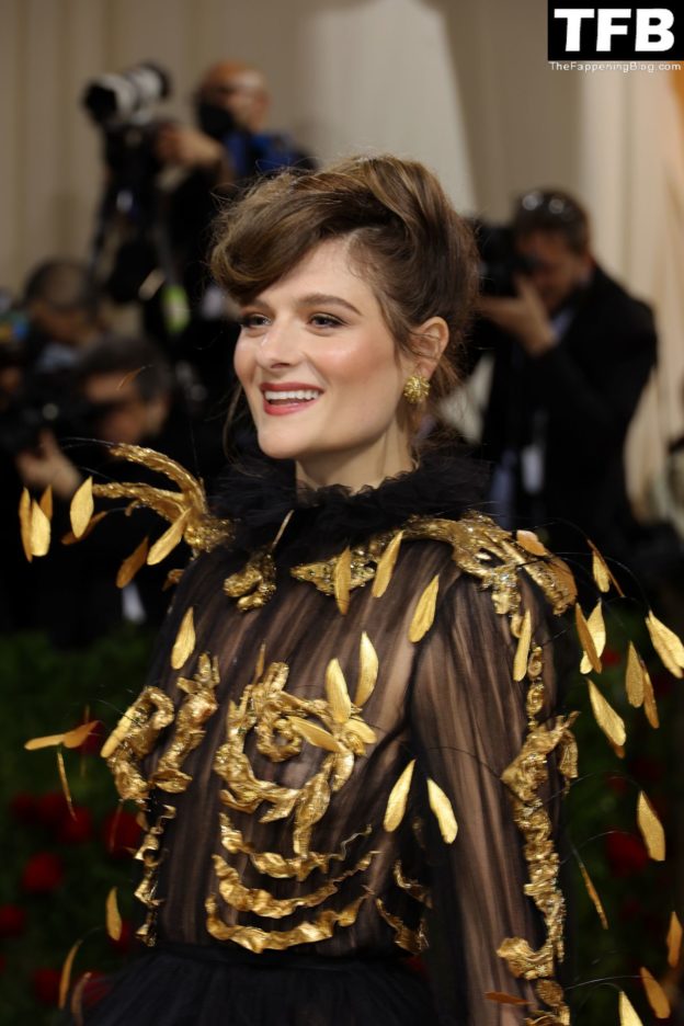 Louisa Jacobson Flashes Her Nude Tits At The Met Gala In Nyc