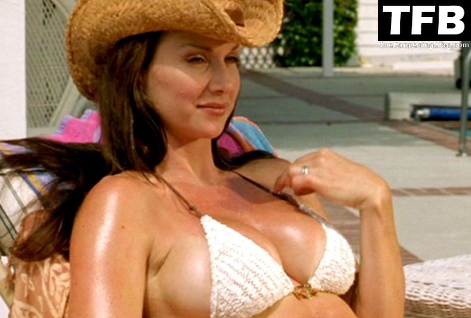 Debbe Dunning Sexy Collection 23 Photos TheFappening