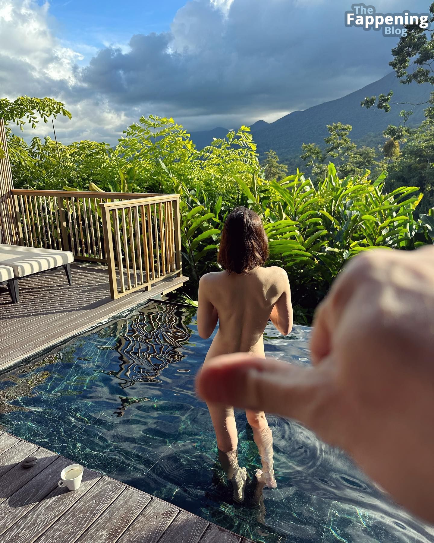 Alexandra Daddario Nude Photos Videos Thefappening
