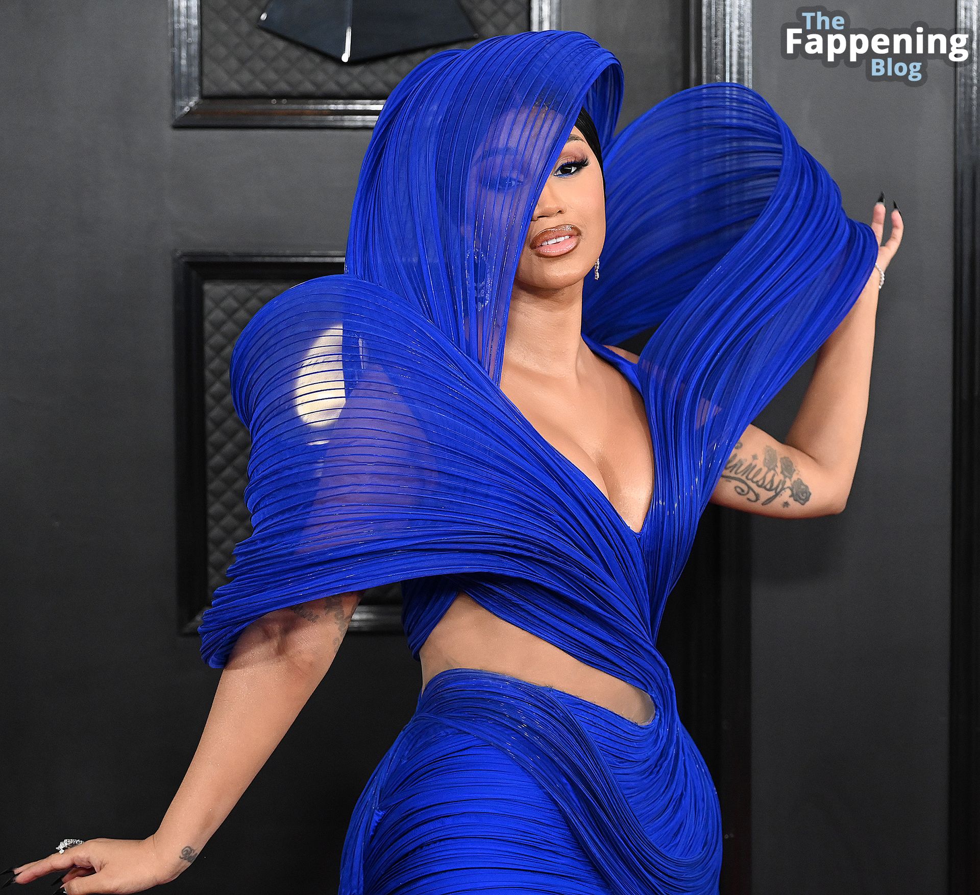 Cardi B Flaunts Her Sexy Boobs At The Th Annual Grammy Awards