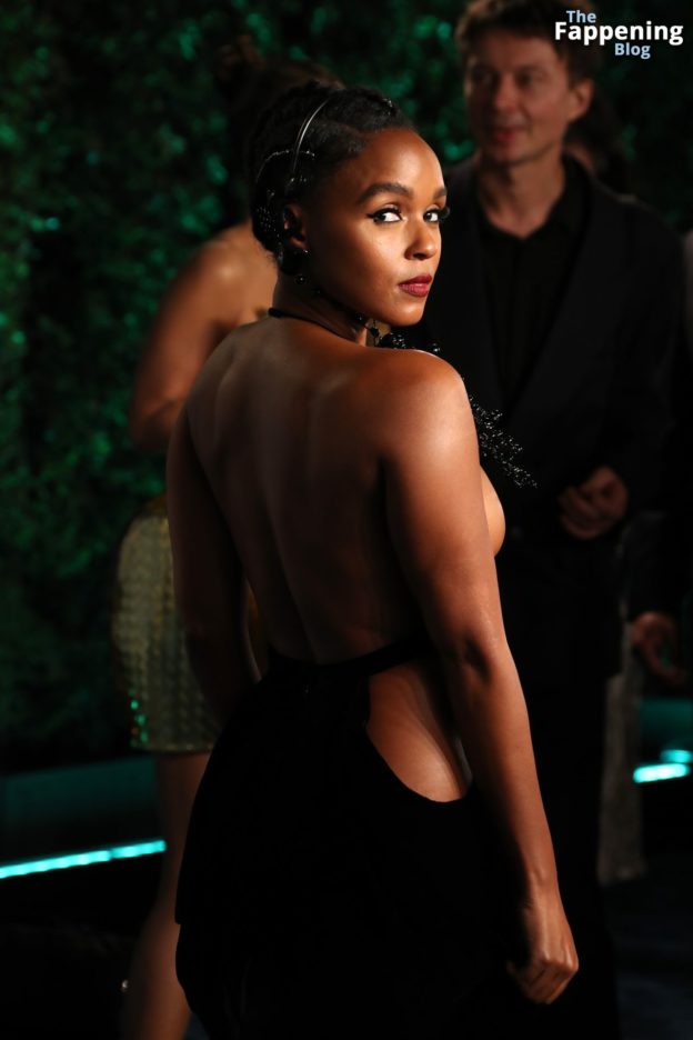 Janelle Monae Flashes Her Nude Boobs At The Vanity Fair Oscar