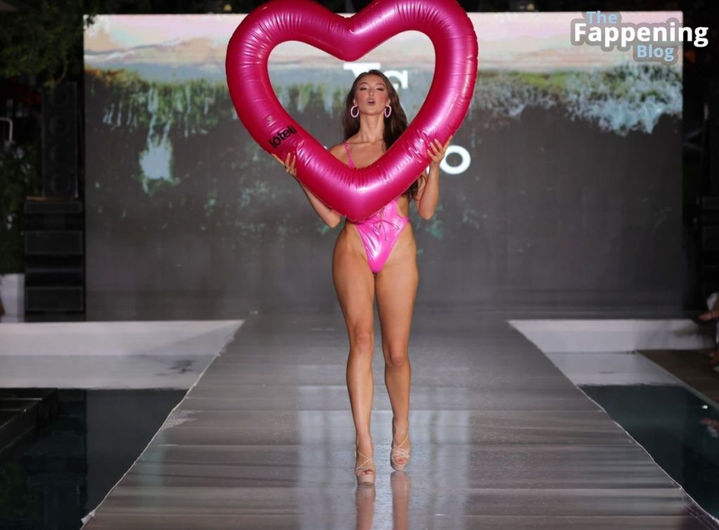 Rachel Pizzolato Shows Off Her Sexy Bikini Body At Miami Swim Week 15