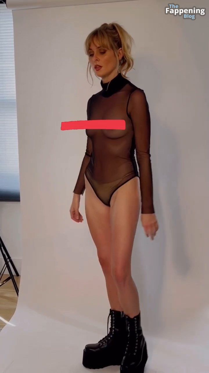 戴安娜维克斯裸体 Sexy ReVamp Magazine Video