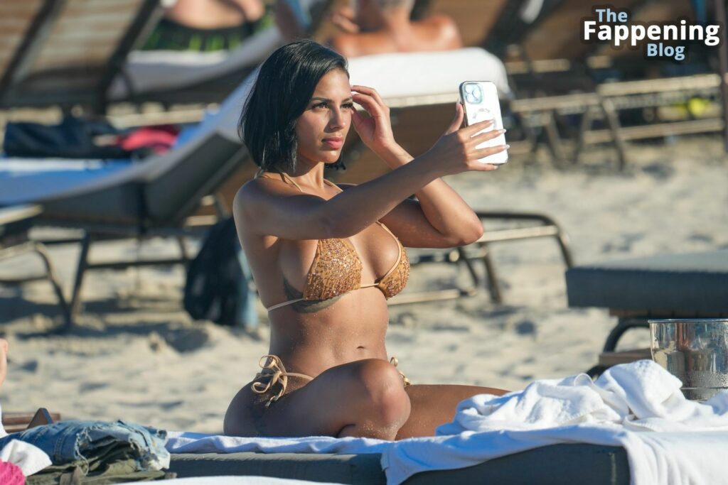 Chaney Jones Shows Off Her Curvy Figure In A Bikini In Miami Photos