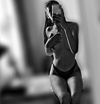 Andreea Elena / andreea_raisaa / only_raisaa Nude Leaks Photo 11