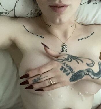Bella Misandria / bellamisandria Nude Leaks OnlyFans Photo 4
