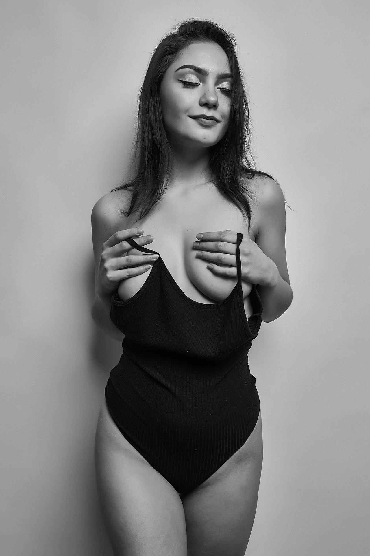 Kristina Azaronak / tiktokgirl_krystina / tina_azarenoook Nude OnlyFans Leaks 4
