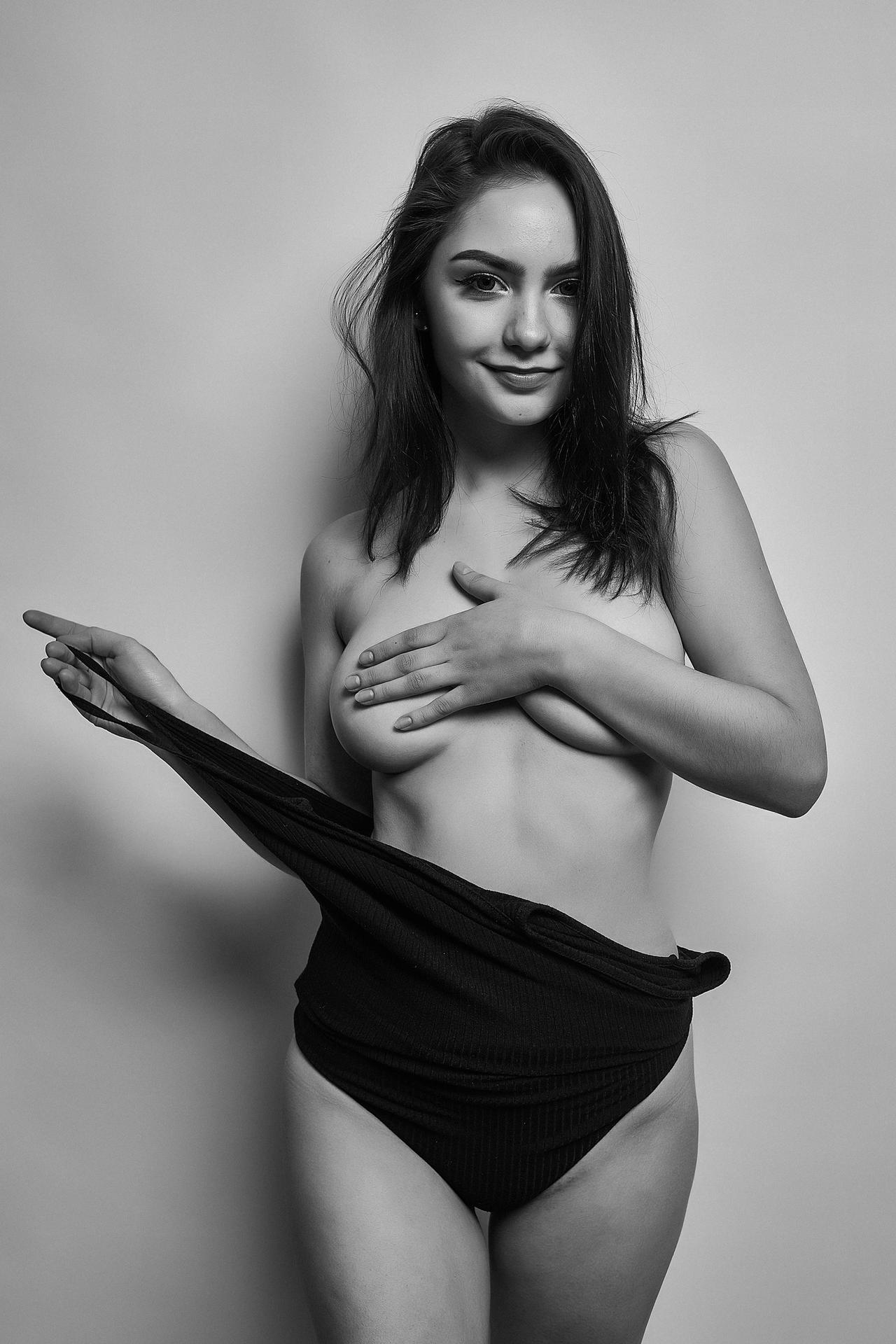 Kristina Azaronak / tiktokgirl_krystina / tina_azarenoook Nude OnlyFans Leaks 9