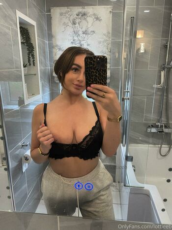 Charlotte Louise Essex / charlotteelouise_ / lottieebb Nude Leaks Photo 10