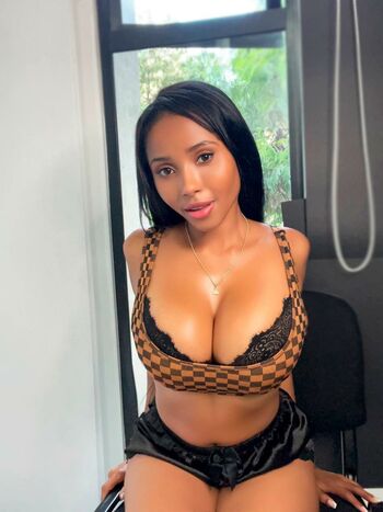 LYS / angelysc / angelysc111 / lysxxlys Nude Leaks OnlyFans Photo 27
