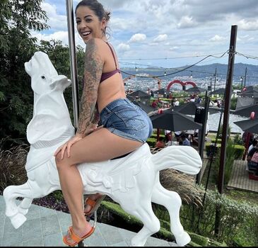 Mia Martinez / mia_latinaa / miazmartinez Nude Leaks OnlyFans Photo 18