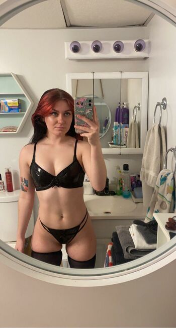 Scarlet_Beauty37 / _byscarlett Nude Leaks OnlyFans Photo 4