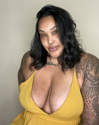 Tall Spice / officialbigbodybae / yamazon Nude Leaks OnlyFans Photo 6