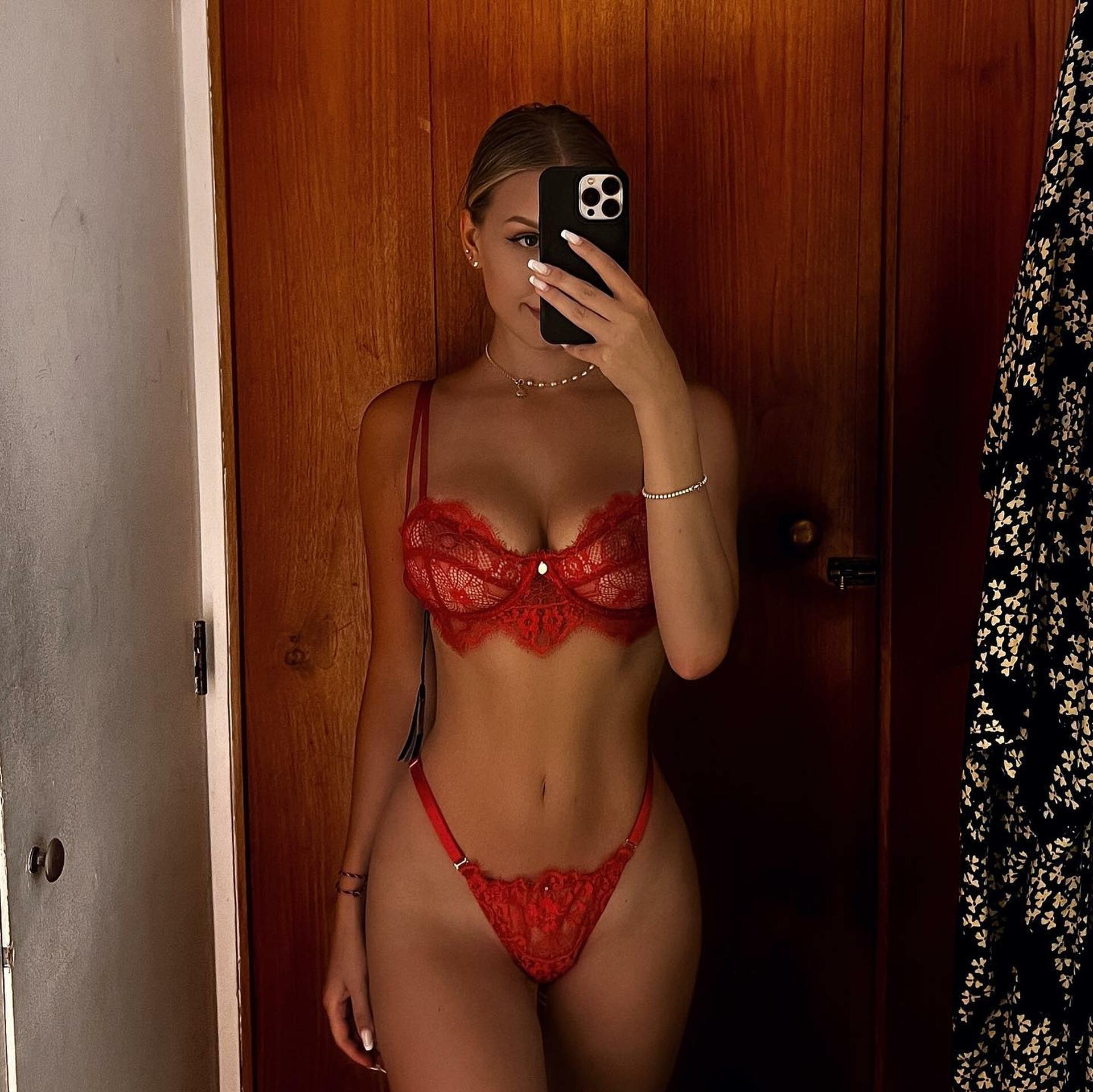 Valentina Grishko / valentivi Nude OnlyFans Leaks 1