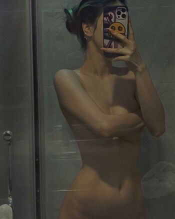 Vickie Bae / Vickythientrann / bratttybae / vickie.bae Nude Leaks OnlyFans Photo 16