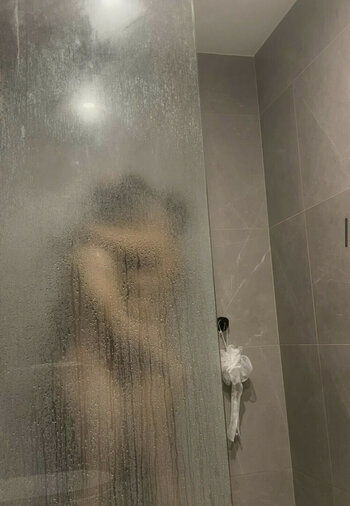 Aazula / azulaae / elnaelle Nude Leaks OnlyFans Photo 15